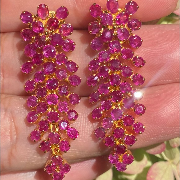 New Natural Burmese Ruby Dangle Earrings in 18K Solid Gold - Picture 2 of 8